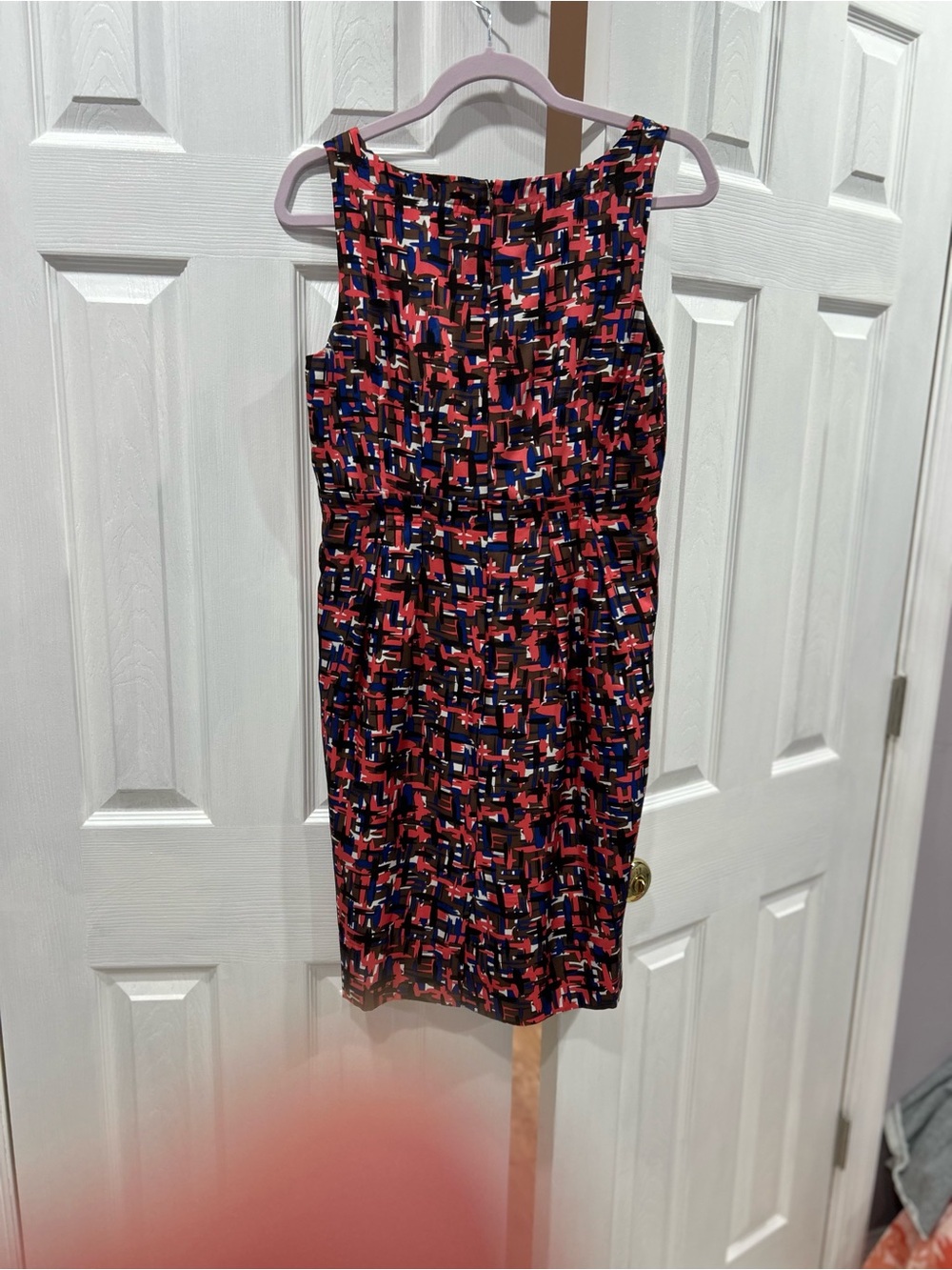 Shoshanna Sleeveless silk Abstract Print Midi Dress in Red, Blue and Black - Picture 4 of 6